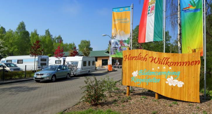 Zufahrt zum Campingplatz