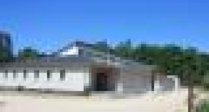 modernes Sanitärgebäude