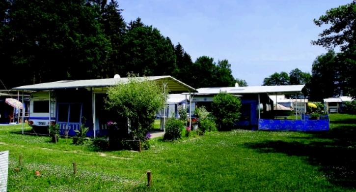 grosszügige Stellplätze